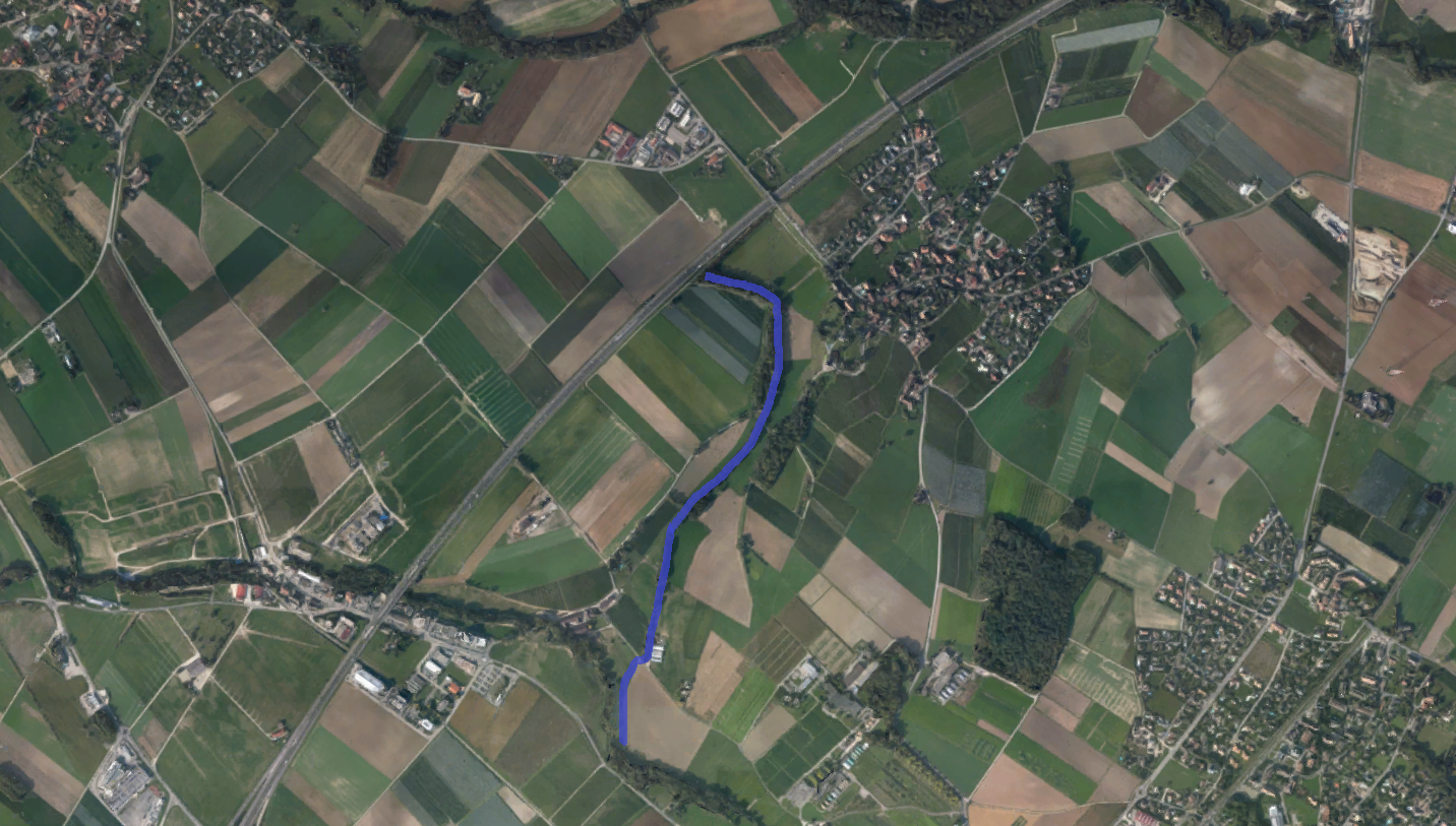 Le ruisseau de Calèves s'apprête à retrouver son tracé original, ici en bleu.