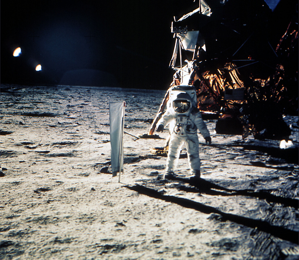 50 ans d'Apollo 11: un drapeau "suisse" planté sur la Lune avant l’étendard américain