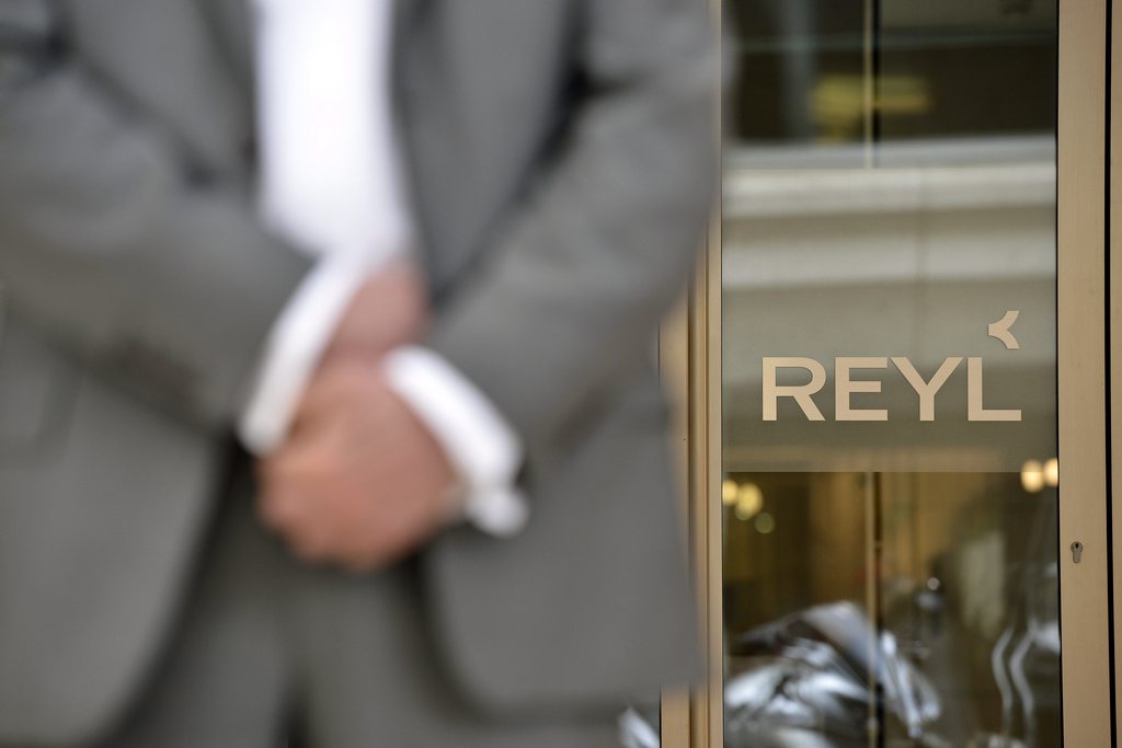 A logo of the Reyl & Cie bank is pictured Wednesday 3 April 2013, at headquarters in Geneva, Switzerland. Yves Bertossa, prosecutor of Geneva, informed today in Geneva during a news conference about former French budget minister Jerome Cahuzac. Cahuzac who was forced to resign after revelations he kept a secret account with a Swiss bank has allowed Swiss authorities to pass account details to French judges investigating him for fraud. Geneva's proscecutor had acted on a French request to obtain documents from UBS and Reyl & Cie, the two banks involved. (KEYSTONE/Martial Trezzini)