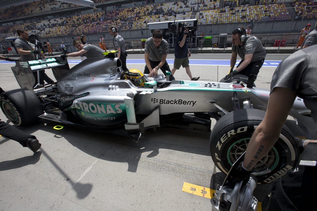 Lewis Hamilton (Mercedes) a obtenu la 27e pole position de sa carrière lors des qualifications du Grand Prix de Chine à Shanghai.