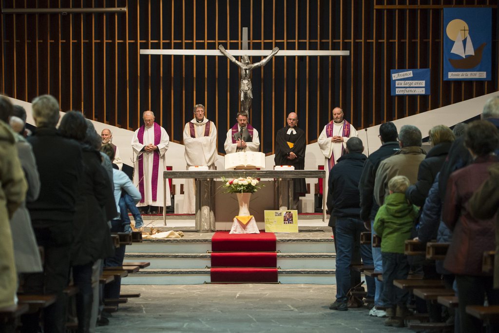 La cérémonie a eu lieu à l'Eglise Sainte-Croix à Sierre. 