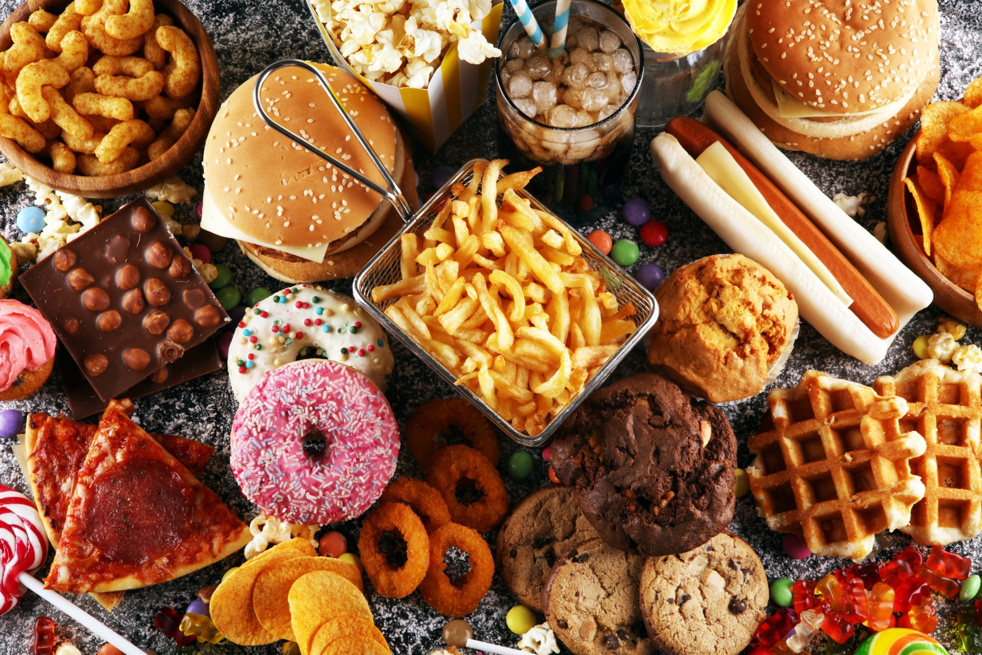 La consommation de sucre et de gras, spécialement les graisses animales, provoque le diabète.