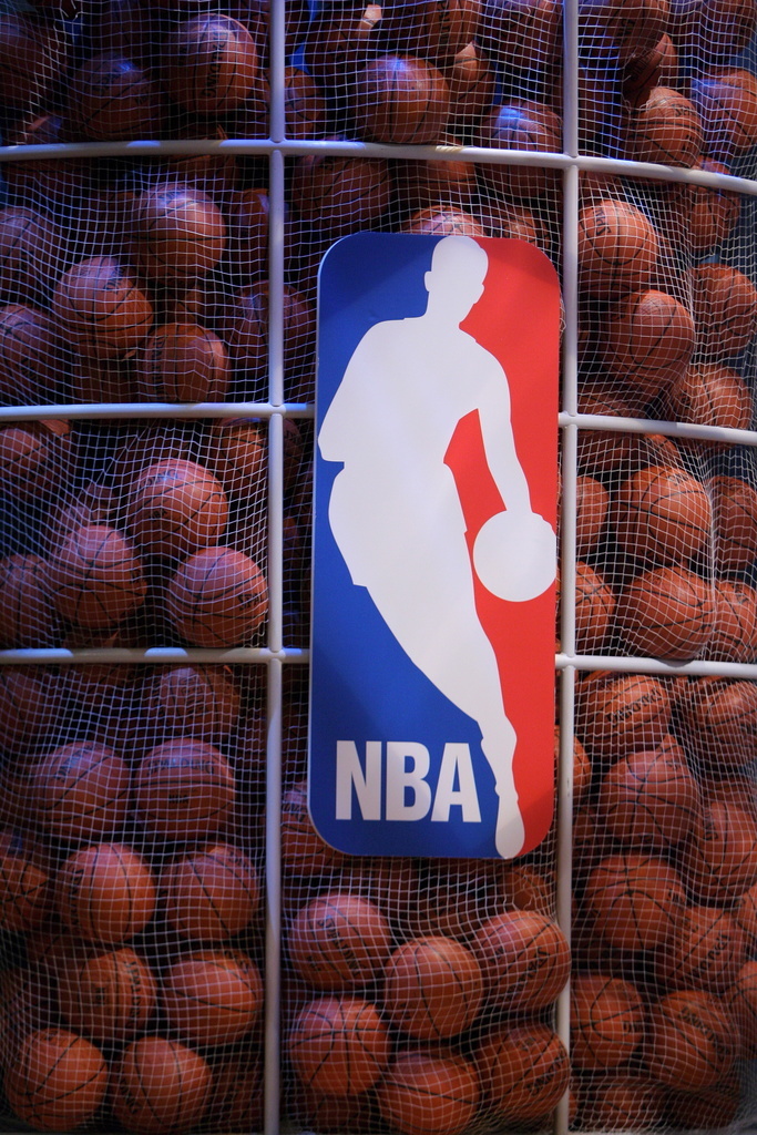 La toute-puissante ligue de basketball américaine, la NBA, devrait reprendre prochainement, mais certains joueurs seraient réticents.