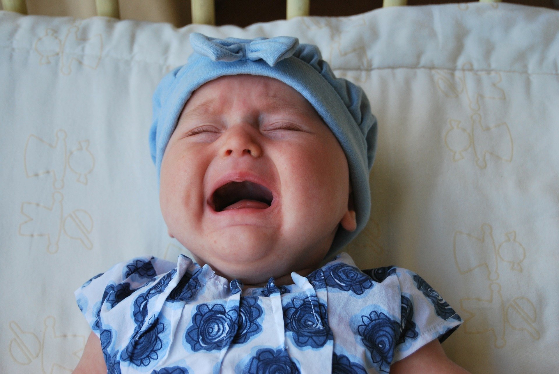 Ces pleurs prolongés sont très stressants et difficiles à vivre pour les parents. (Illustration)